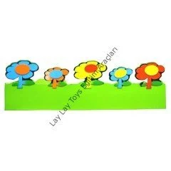 anaokulu için çiçek figürlü ahşap duvar askılığı 140x55 cm