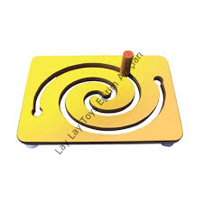 Ahşap kanal çalışması anaokulu için eğitici dairesel kanal oyunu