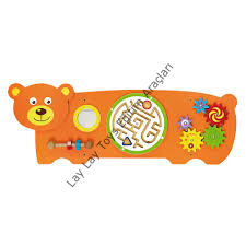 anaokulu için ayıcık figürlü ahşap duvar oyunu çocuk aktivite paneli