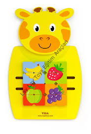 anaokulu için zürafa figürlü ahşap duvar oyunu çocuk aktivite paneli